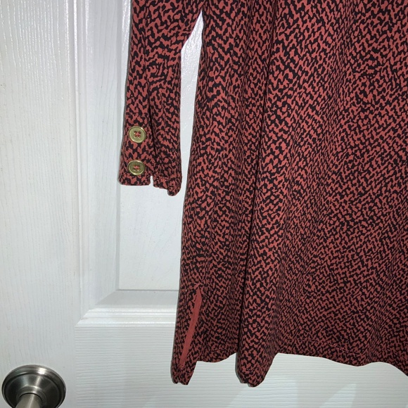 Liz Claiborne rust red animal print top Sz XXL button shoulder cuff detail - Picture 2 of 7